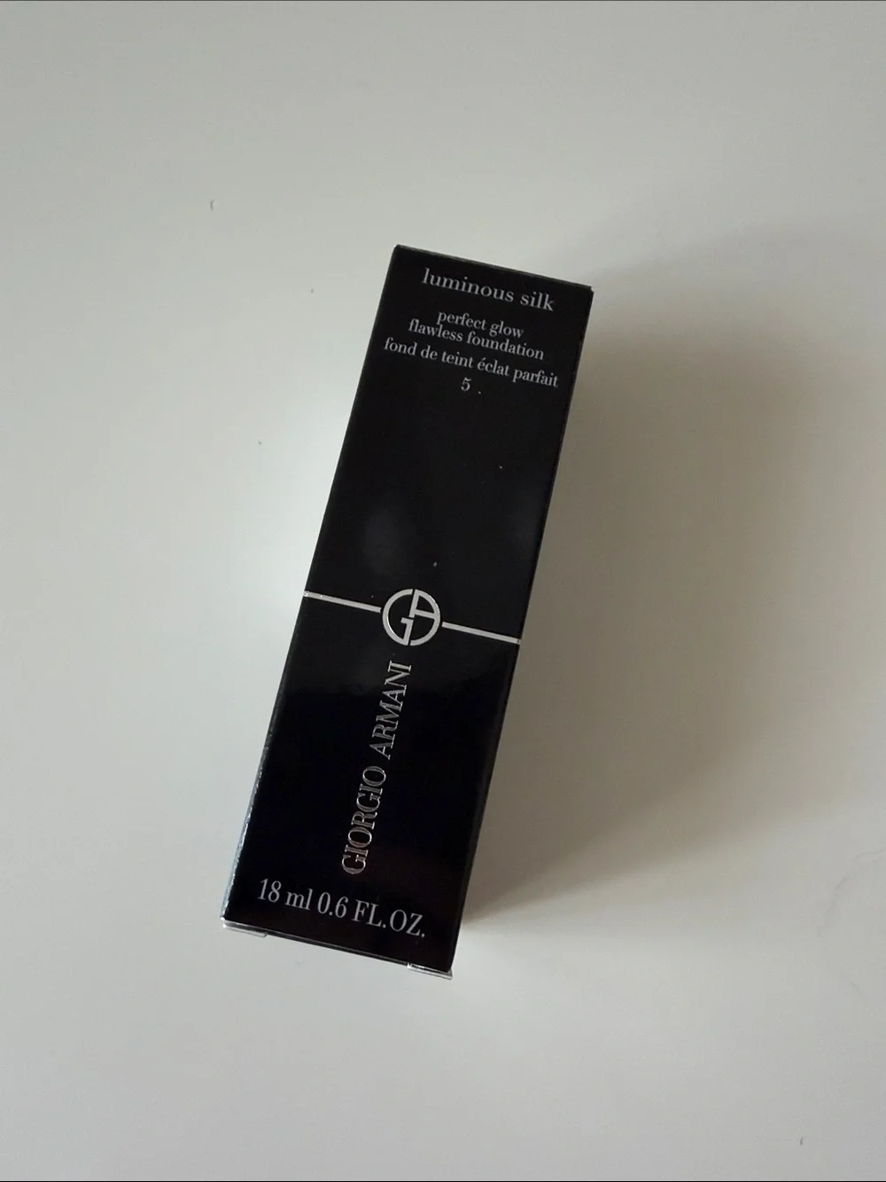 Giorgio Armani Luminous Silk Foundation - NEW IN BOX shade 5